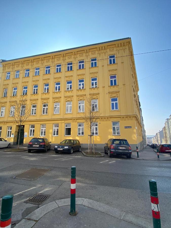 Trendy Apartment Near Schloss Schonbrunn Vienna Exterior photo